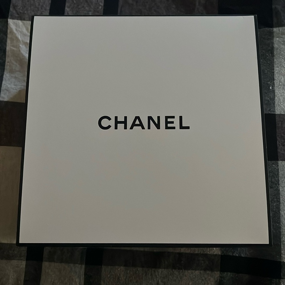 Chanel box